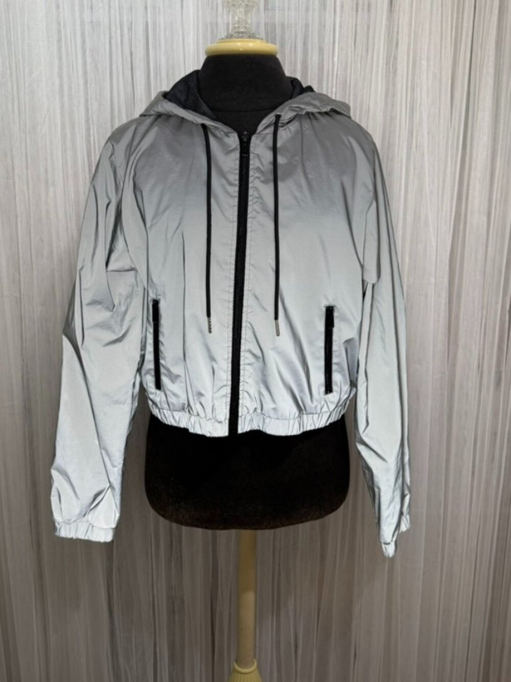 Forever 21 Reflective Hooded Windbreaker Jacket Full Zip Gray Women's M